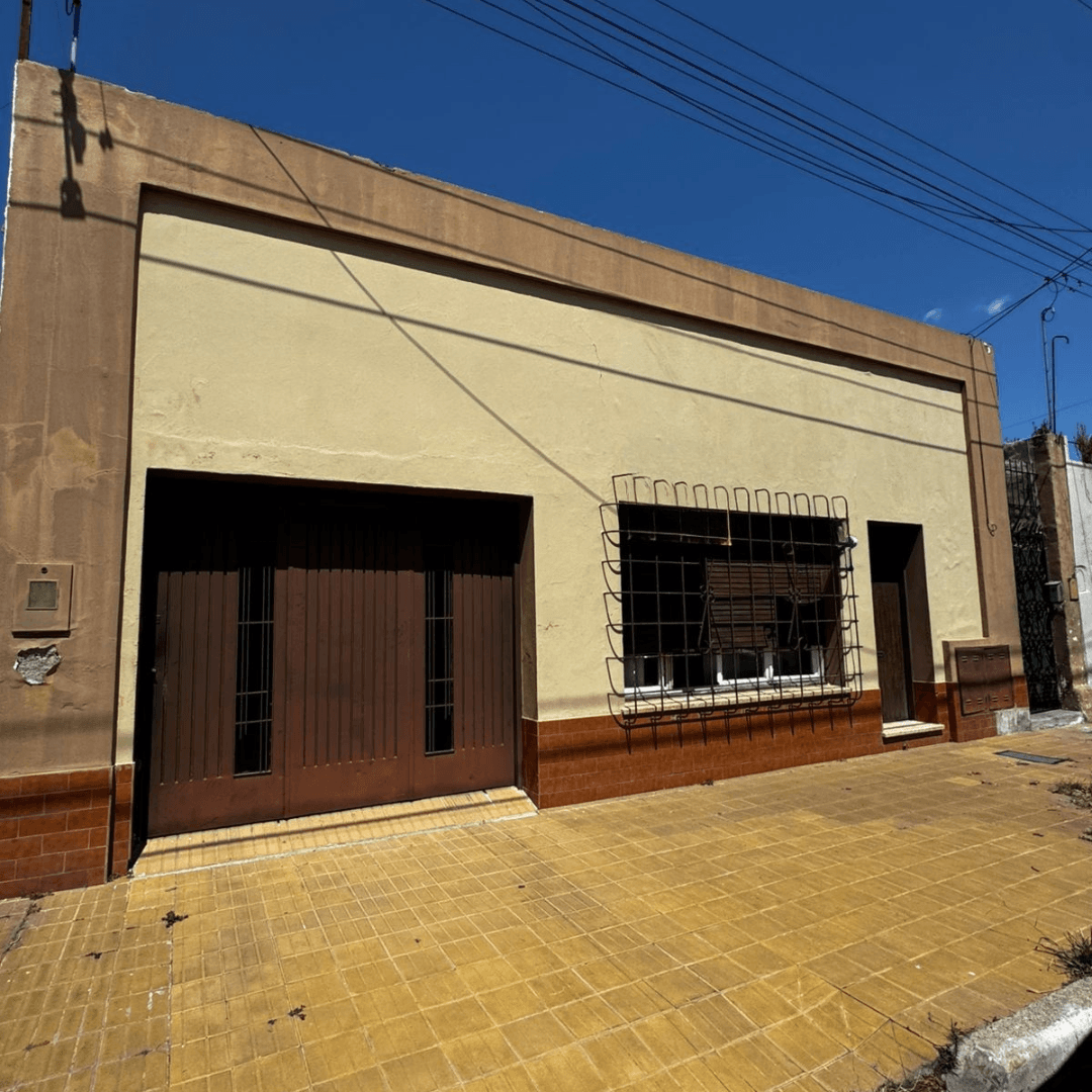 🏡 VENTA | Casa ubicada en barrio Mariano Moreno 📍 Yrigoyen N°3140
