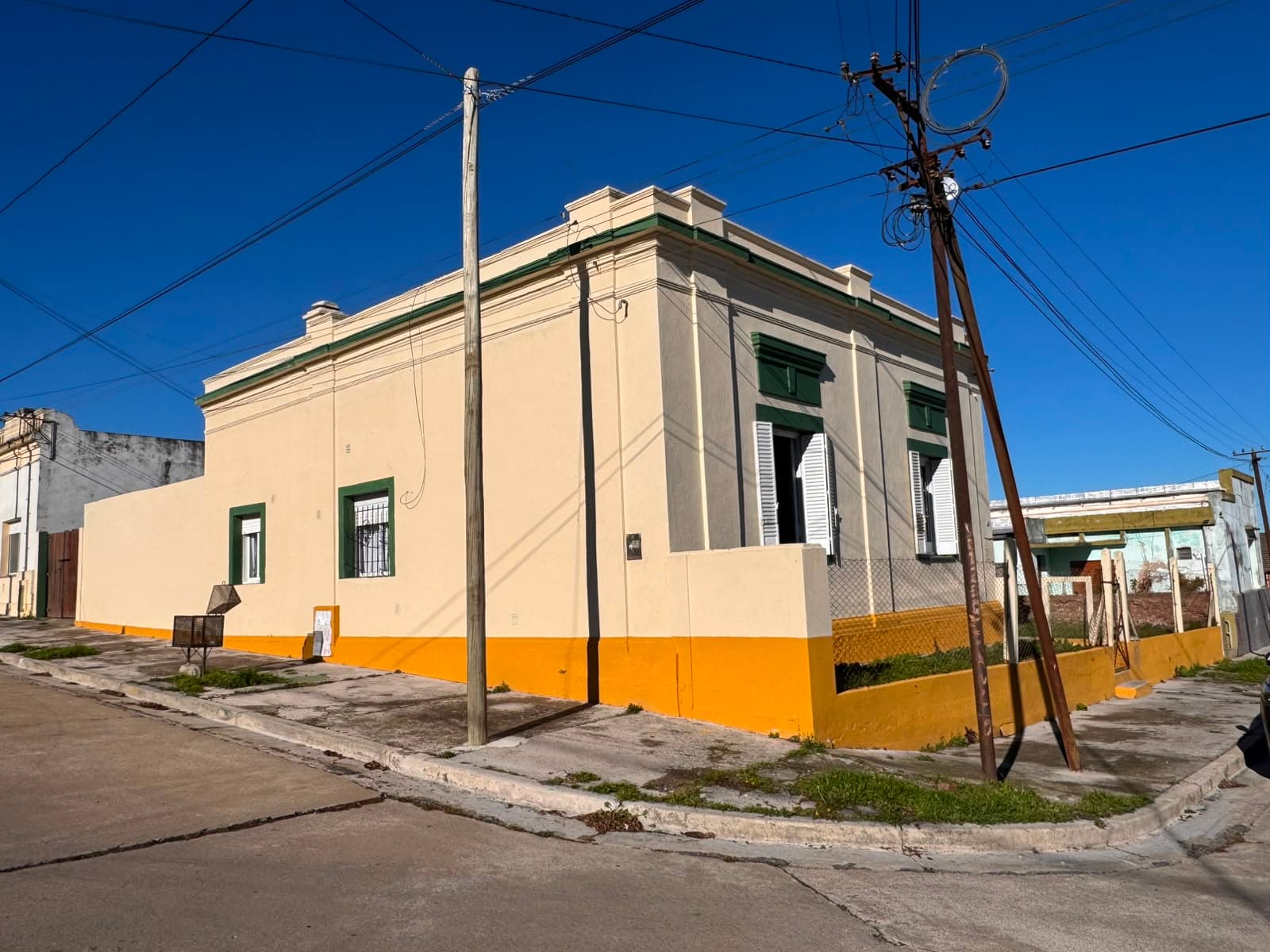 🏡 EN VENTA | Casa en Sierras Bayas 📍 Ángel Bardi 1698